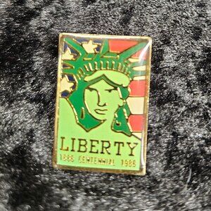 Statue of Liberty Centennial 1886 - 1986 Pin